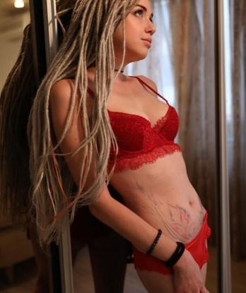 Здесь ты найдешь все, что искал: утонченность, страсть, нежность и незабываемые впечатления. У меня есть прекрасные отзывы, которые подтверждают мою мастерство. 👠✨ Мои услуги - это настоящее искусство любви, которое я создаю специально для тебя. Фото гарантируют мою реальность и потрясающую внешность. Жду тебя в Москве, чтобы подарить тебе незабываемые моменты наслаждения. 🌃🌹 353, 27 лет